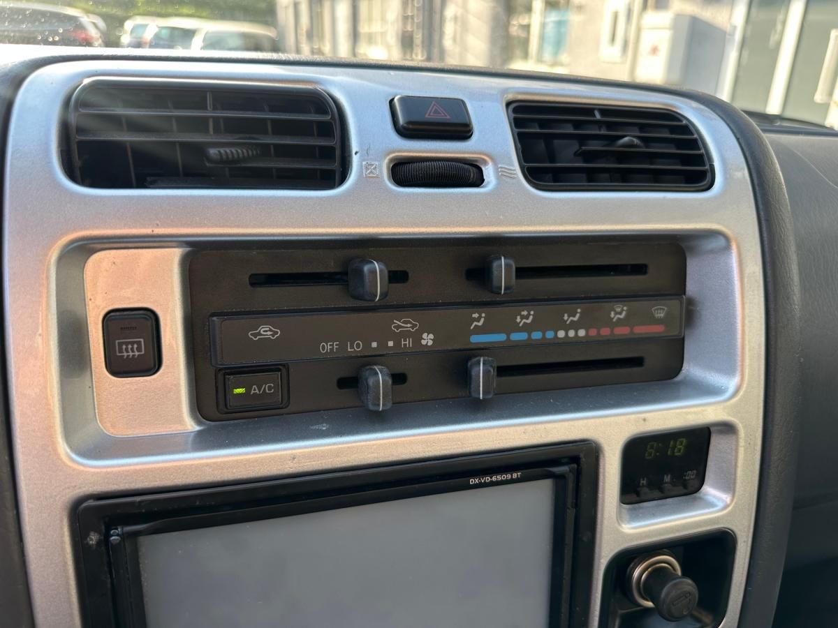 toyota-hiace-2008-diesel-2494cc