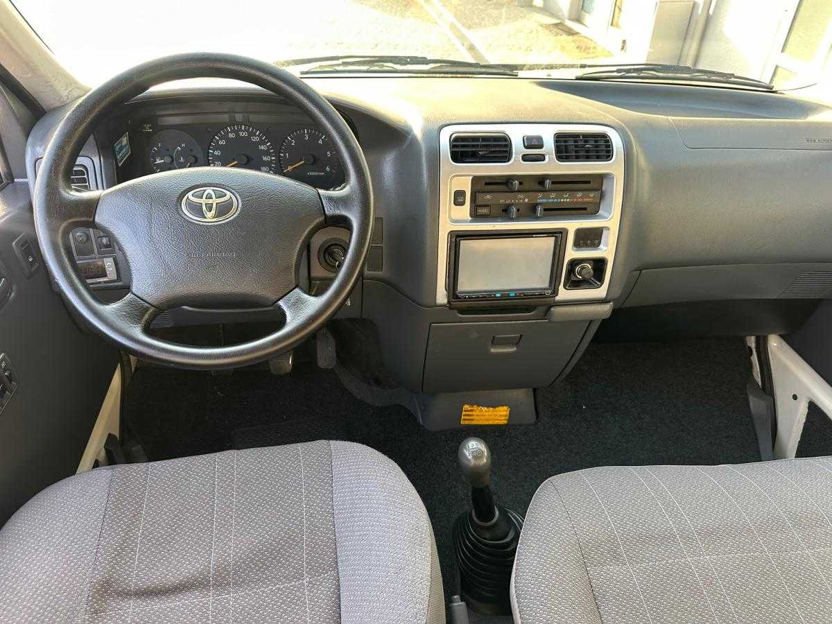 toyota-hiace-2008-diesel-2494cc