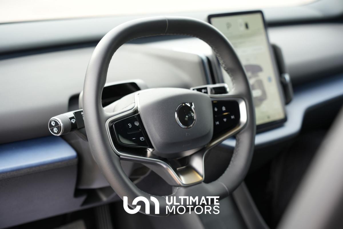 volvo-ex30-2024-eletrico-500cc
