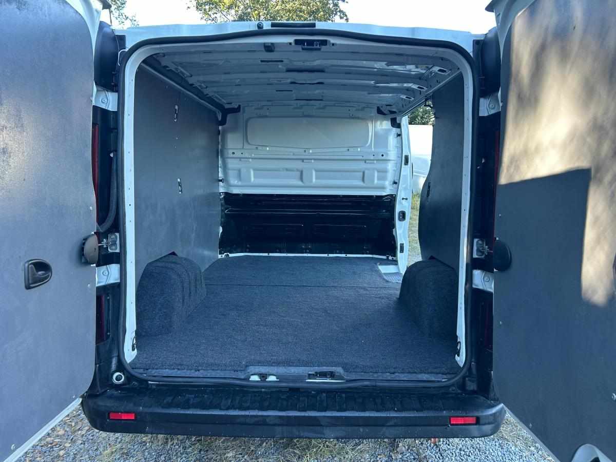 renault-trafic-2-0-110cv-2023-diesel-1997cc