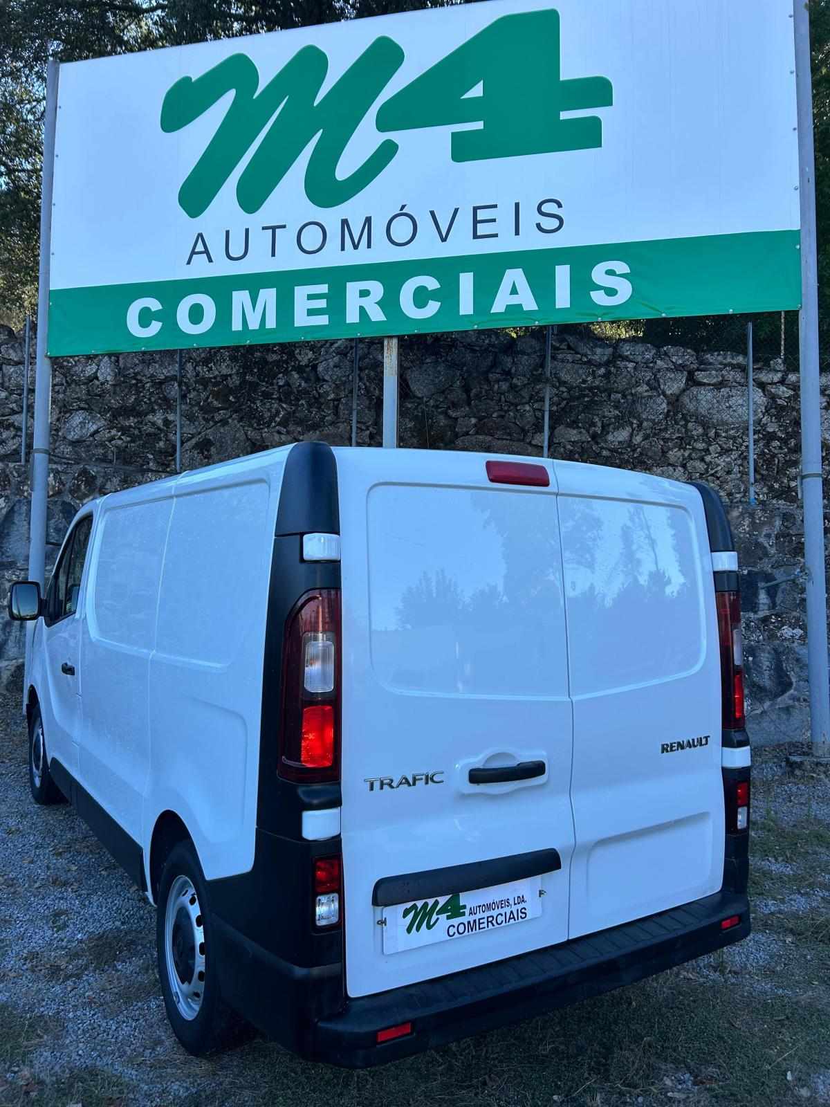 renault-trafic-2-0-110cv-2023-diesel-1997cc