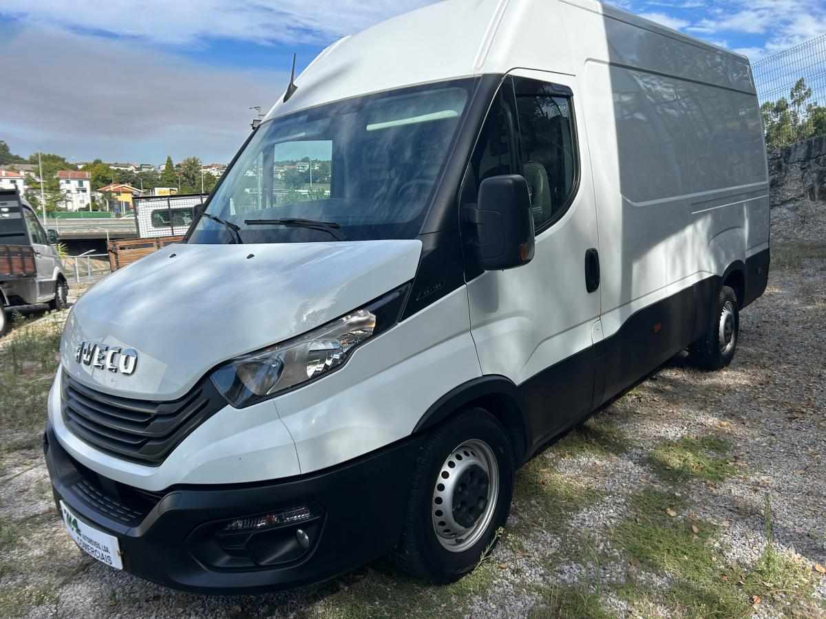 iveco-daily-2-3-156cv-2023-diesel-2287cc