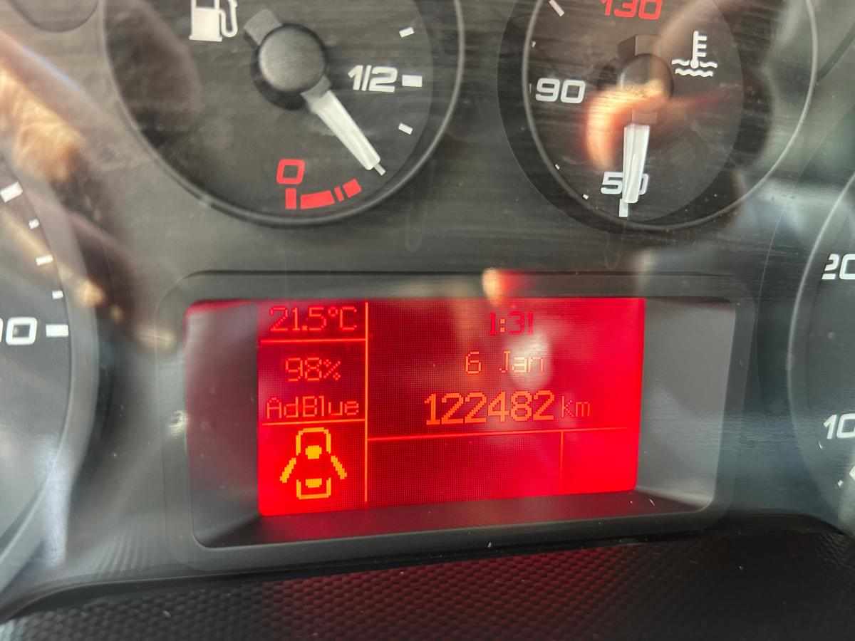 iveco-daily-2-3-156cv-2023-diesel-2287cc