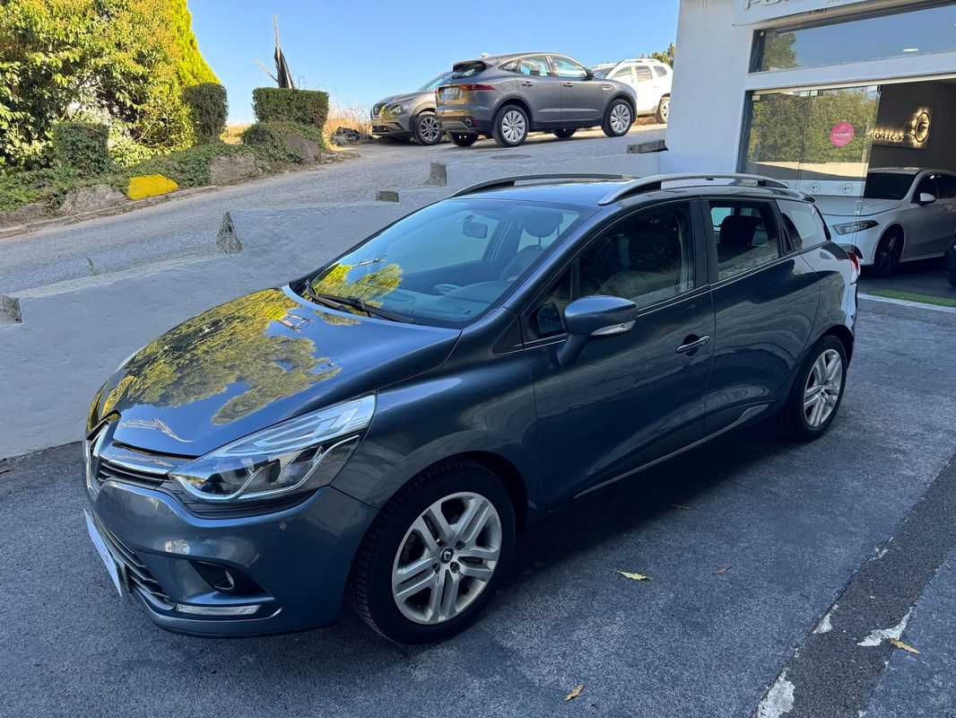 renault-clio-sport-tourer-2018-diesel-1461cc