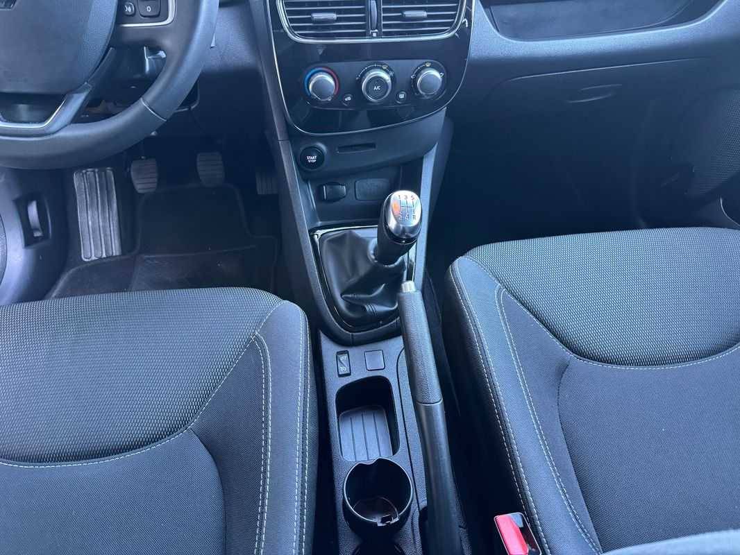 renault-clio-sport-tourer-2018-diesel-1461cc