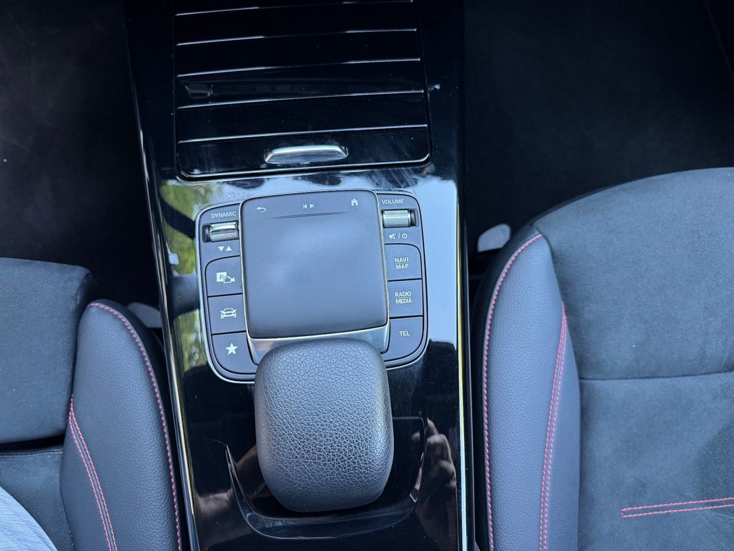 mercedes-benz-classe-a-2022-hibrido-a-gasolina-1332cc