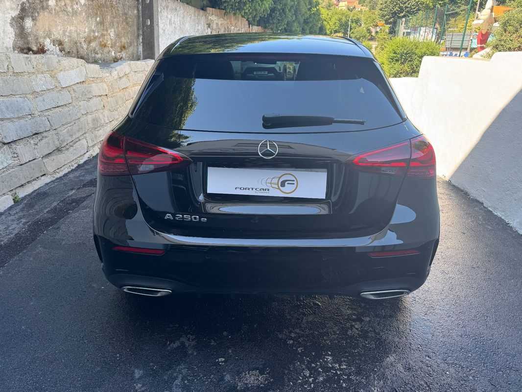 mercedes-benz-classe-a-2023-hibrido-a-gasolina-1332cc