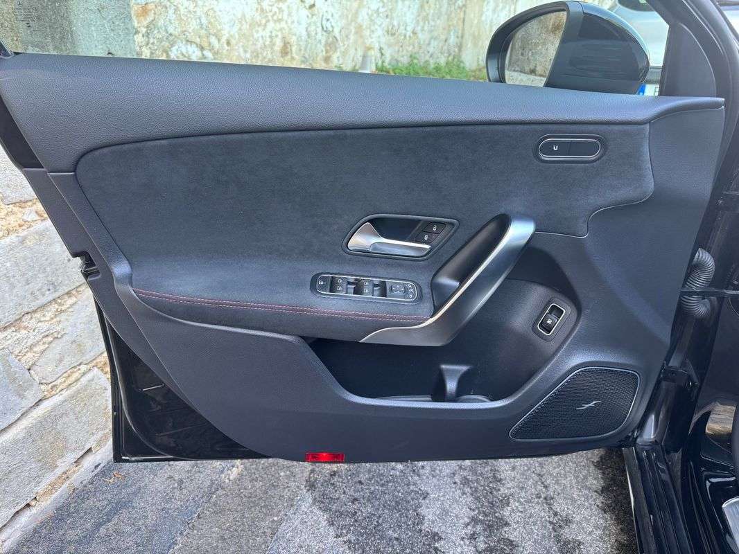 mercedes-benz-classe-a-2023-hibrido-a-gasolina-1332cc