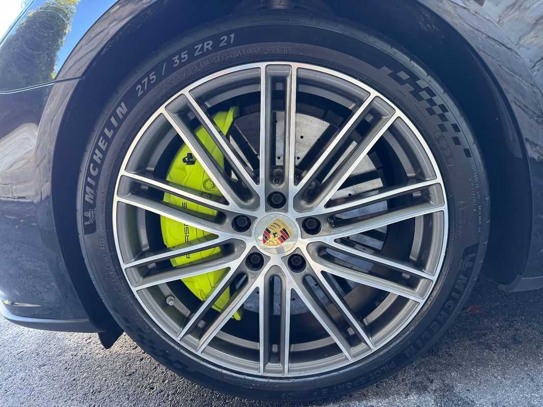 porsche-panamera-2019-hibrido-a-gasolina-3996cc