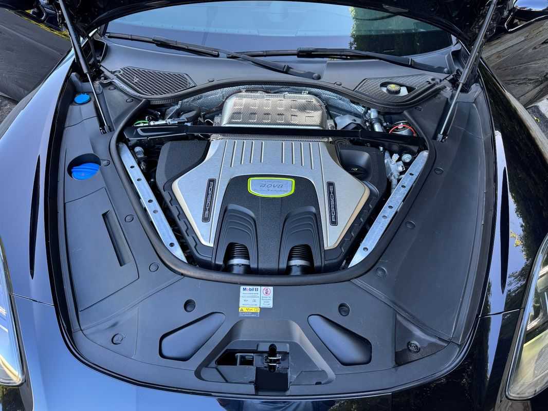 porsche-panamera-2019-hibrido-a-gasolina-3996cc