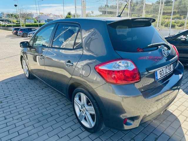 toyota-auris-1-4-d-4d-2010-diesel-1364cc