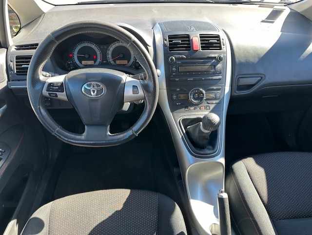 toyota-auris-1-4-d-4d-2010-diesel-1364cc