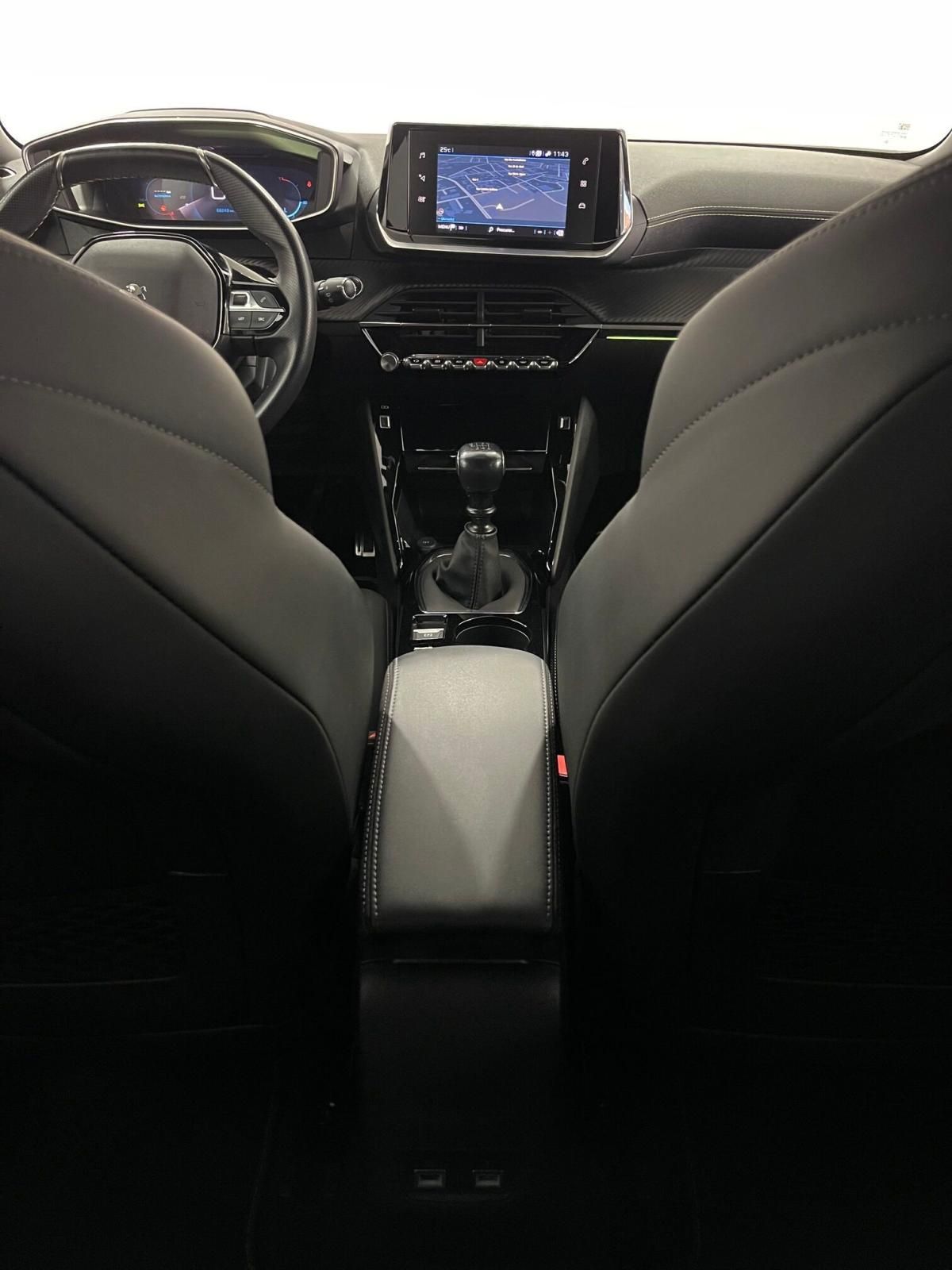 peugeot-2008-2023-gasolina-1199cc