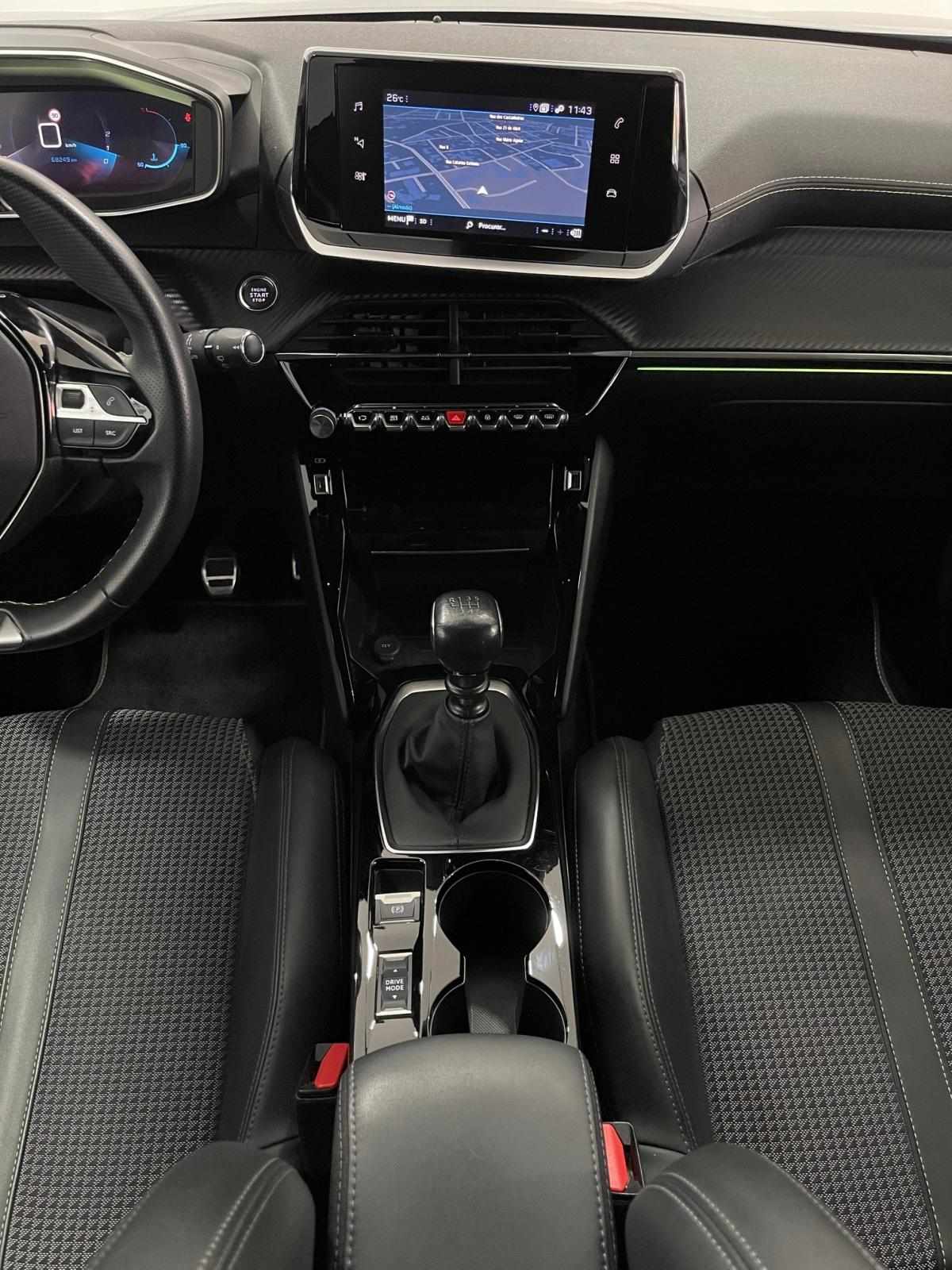 peugeot-2008-2023-gasolina-1199cc