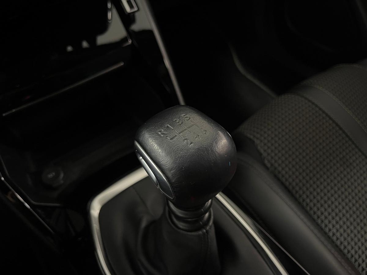 peugeot-2008-2023-gasolina-1199cc
