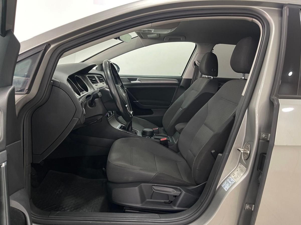 volkswagen-golf-variant-2017-diesel-1598cc