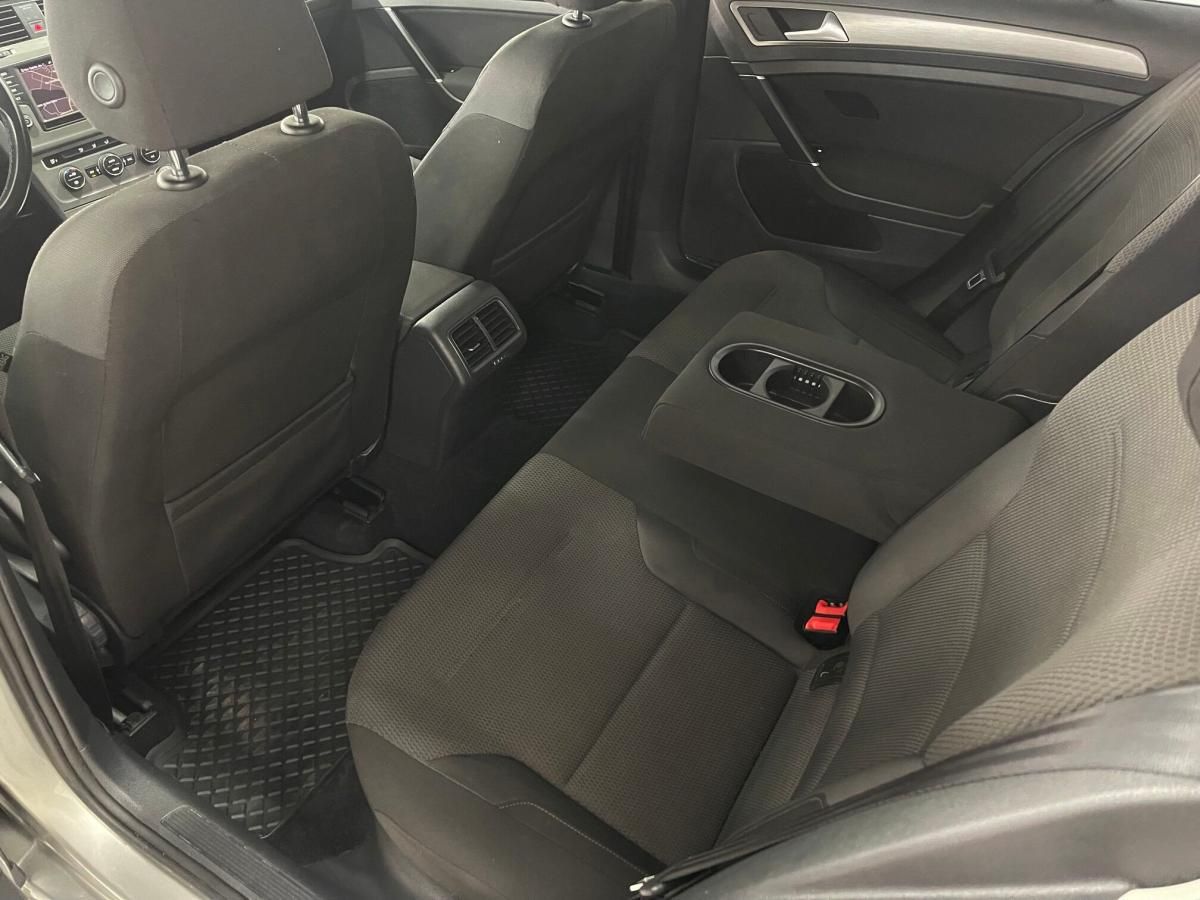 volkswagen-golf-variant-2017-diesel-1598cc
