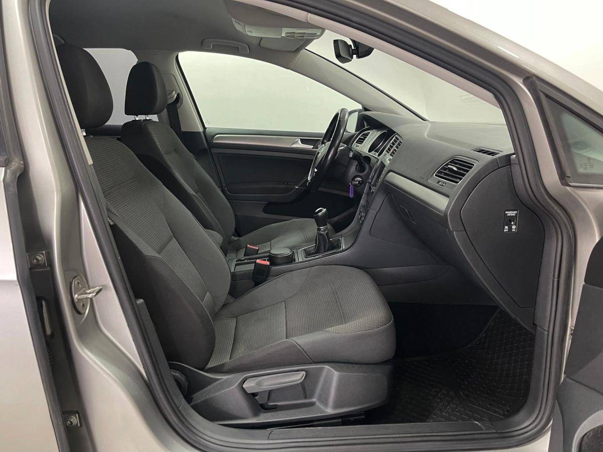 volkswagen-golf-variant-2017-diesel-1598cc