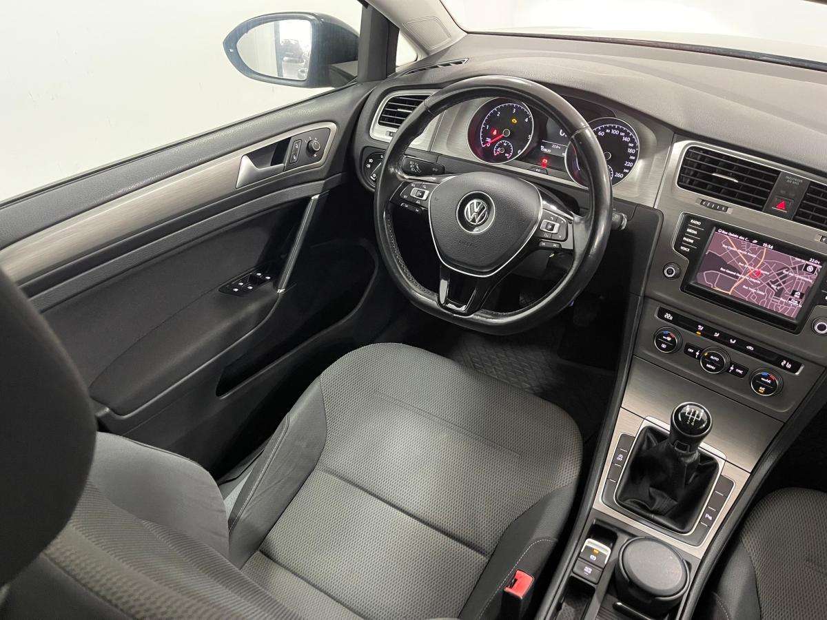 volkswagen-golf-variant-2017-diesel-1598cc