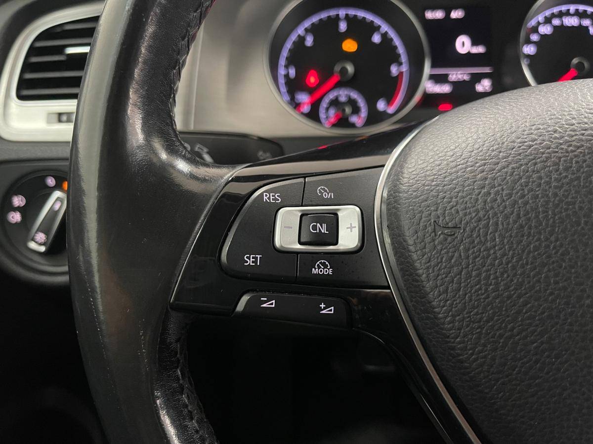 volkswagen-golf-variant-2017-diesel-1598cc