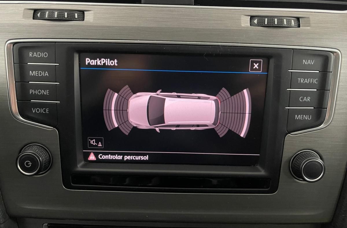 volkswagen-golf-variant-2017-diesel-1598cc
