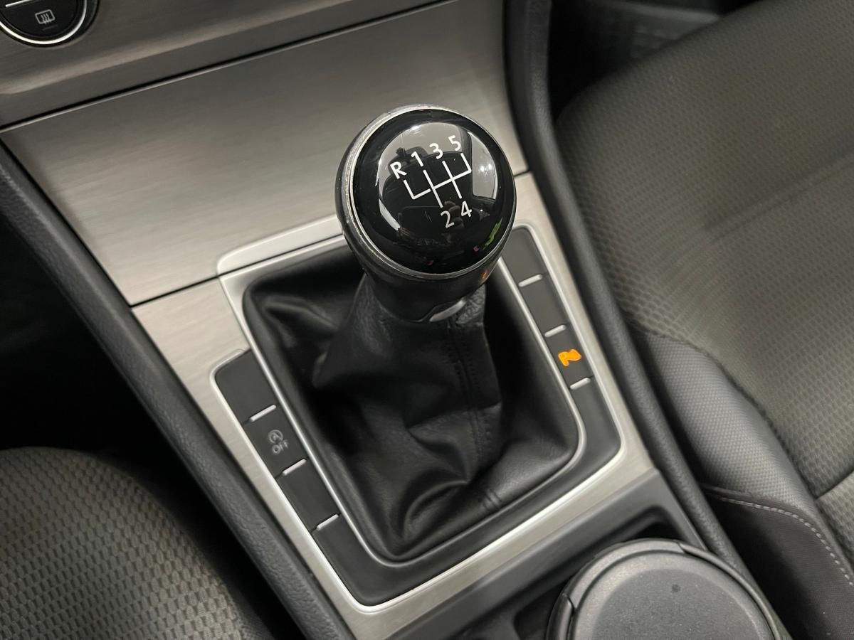 volkswagen-golf-variant-2017-diesel-1598cc