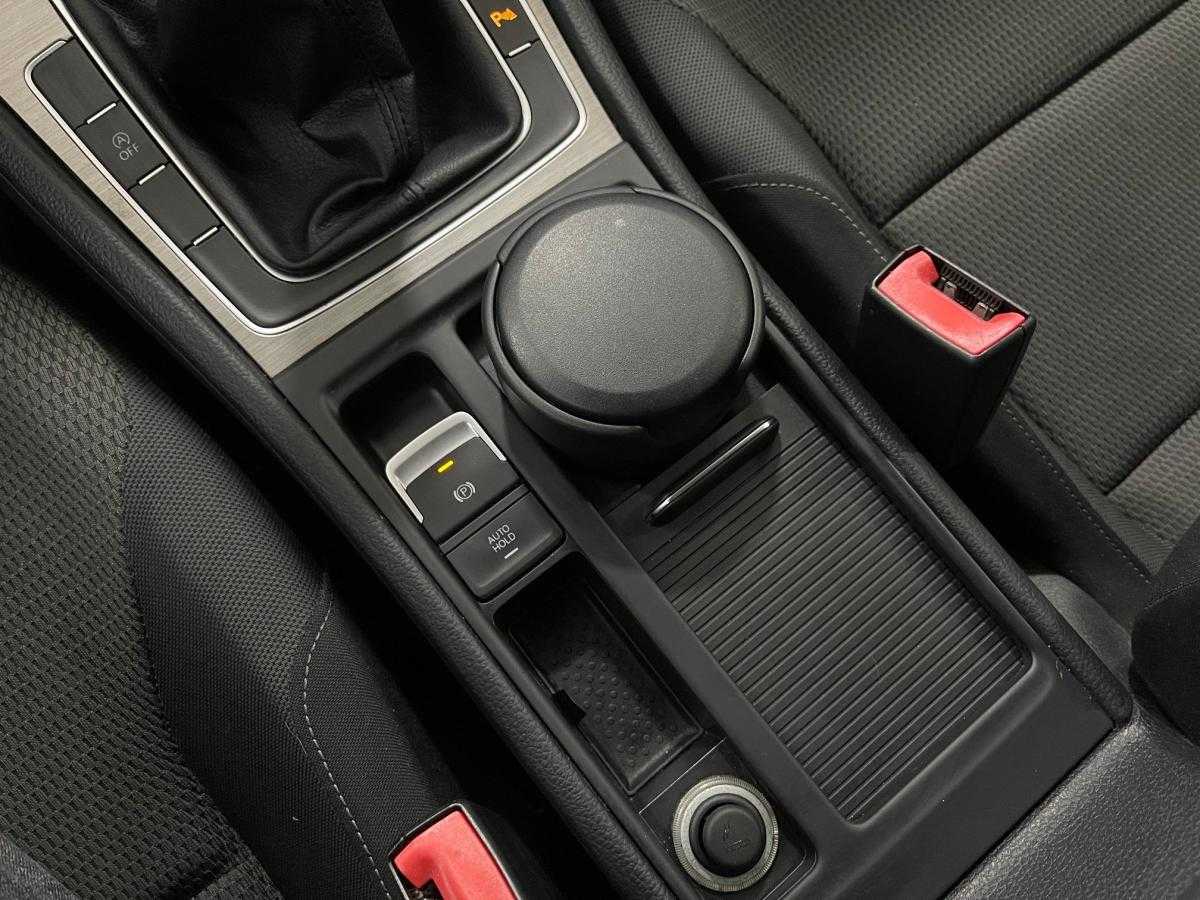 volkswagen-golf-variant-2017-diesel-1598cc