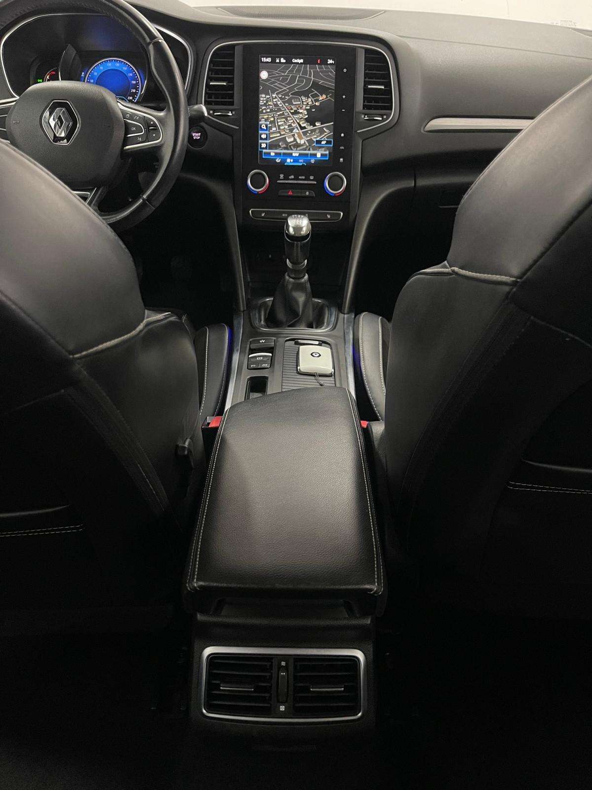 renault-megane-sport-tourer-2017-diesel-1598cc