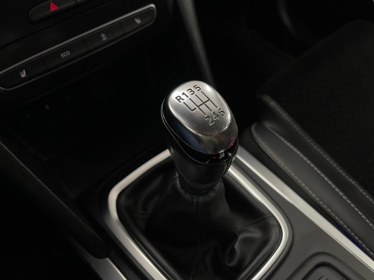 renault-megane-sport-tourer-2017-diesel-1598cc