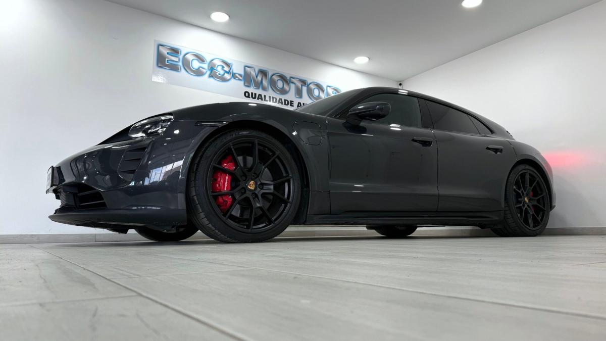 porsche-taycan-2022-eletrico-500cc