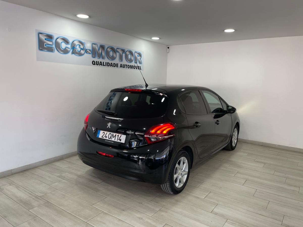 peugeot-208-2015-gasolina-1199cc
