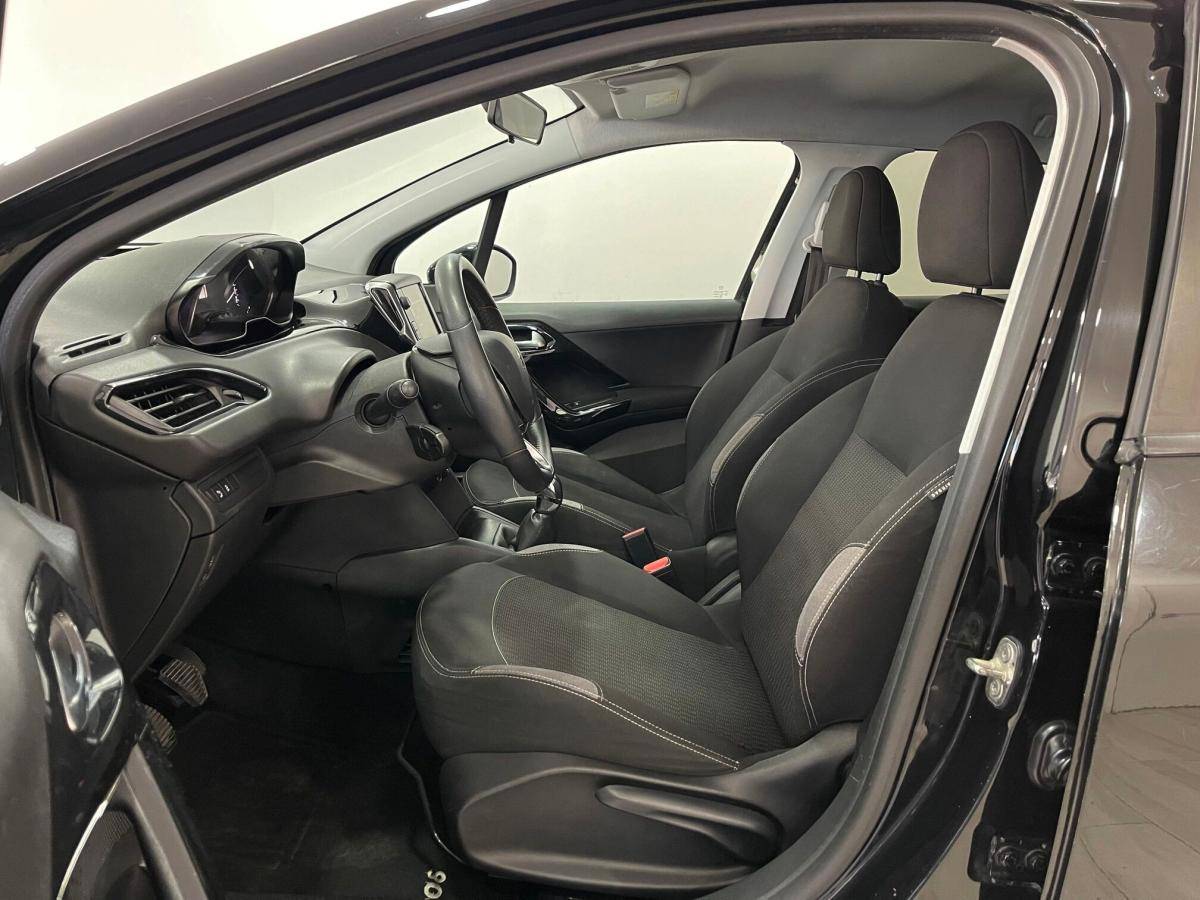 peugeot-208-2015-gasolina-1199cc