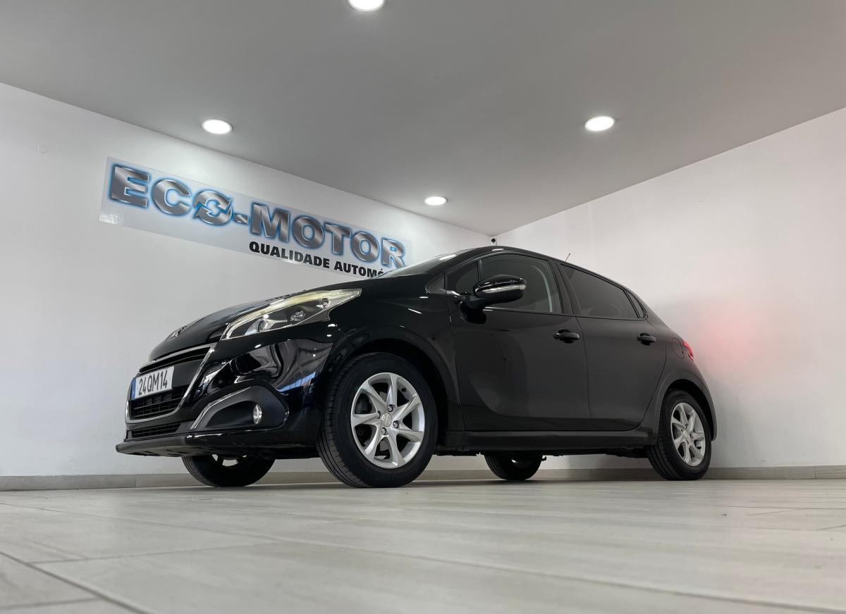 peugeot-208-2015-gasolina-1199cc