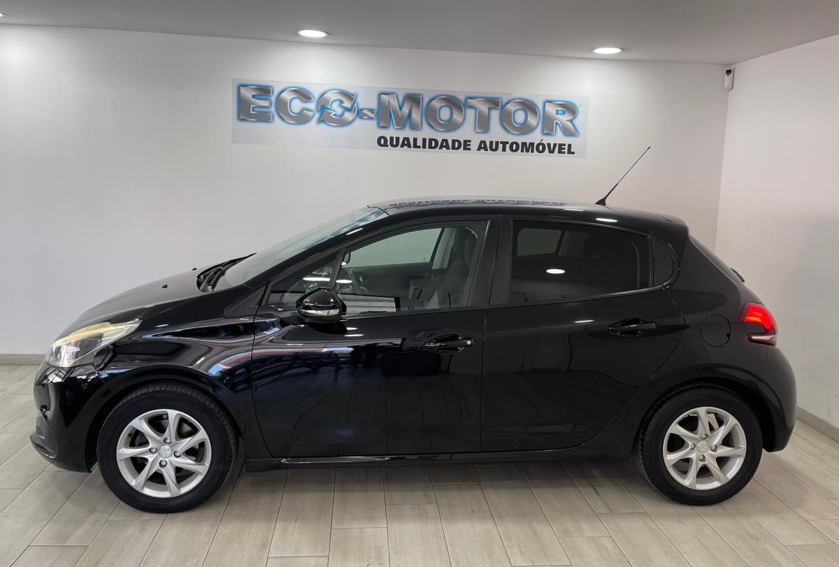peugeot-208-2015-gasolina-1199cc