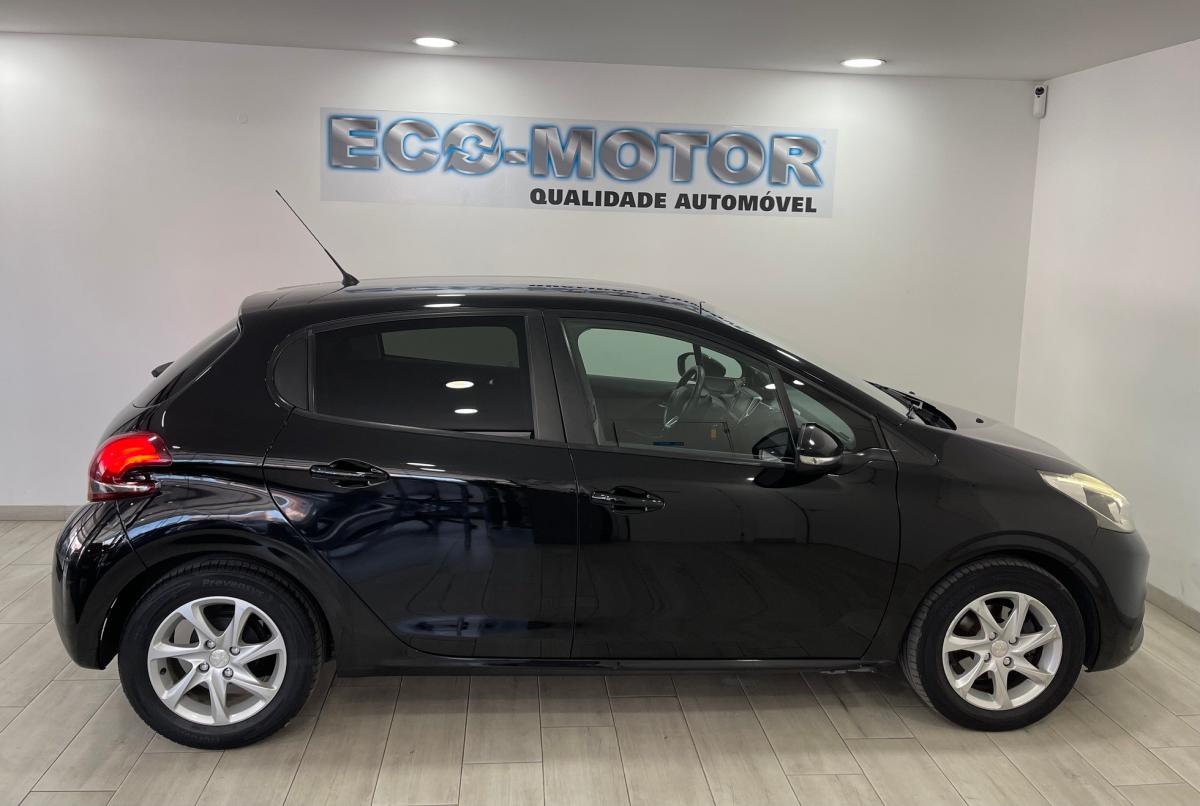 peugeot-208-2015-gasolina-1199cc