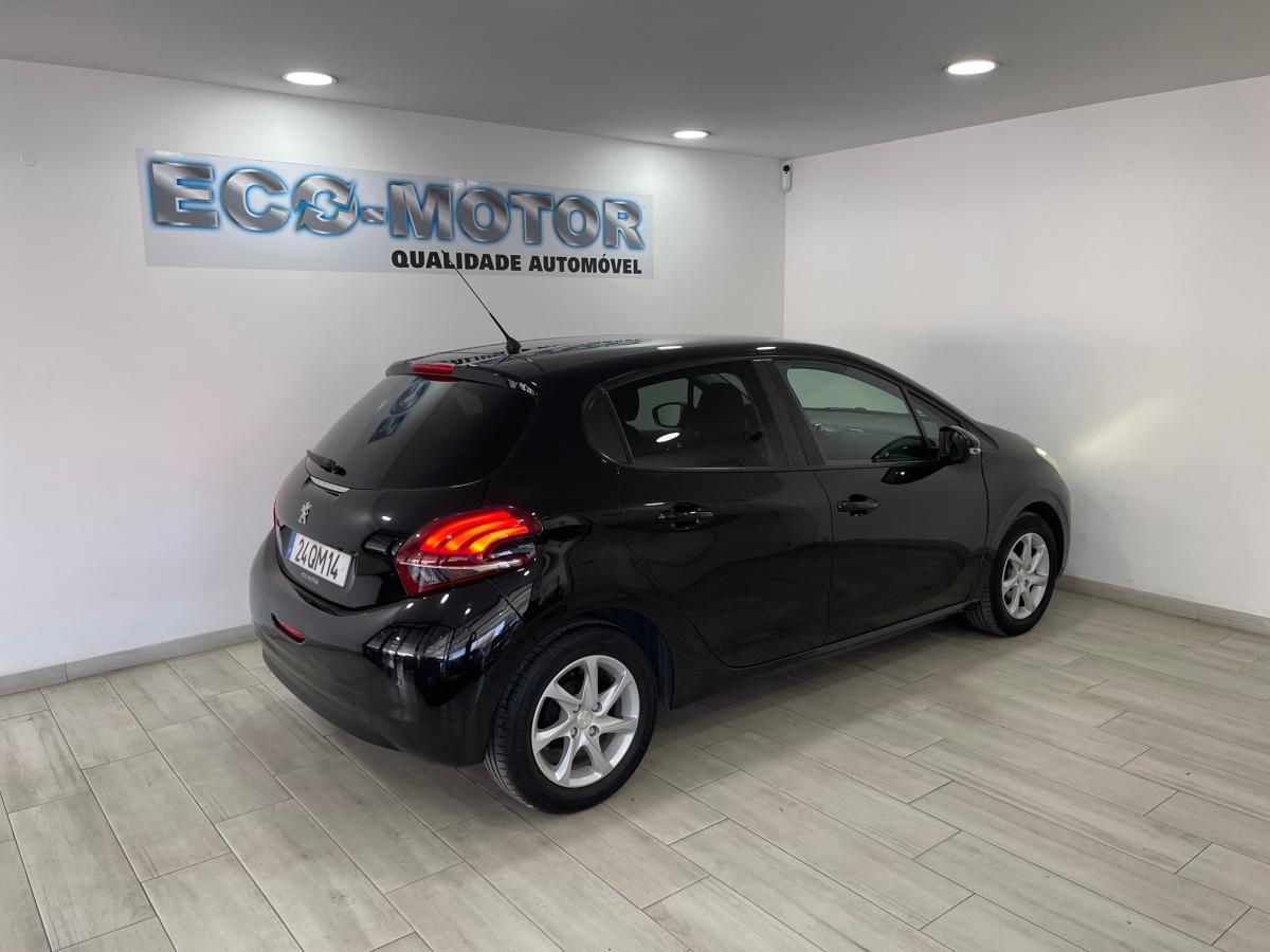 peugeot-208-2015-gasolina-1199cc