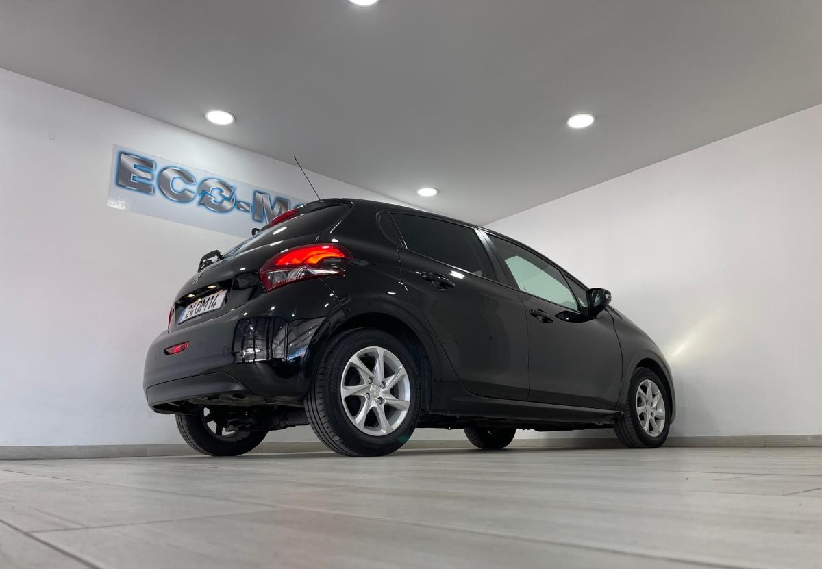 peugeot-208-2015-gasolina-1199cc