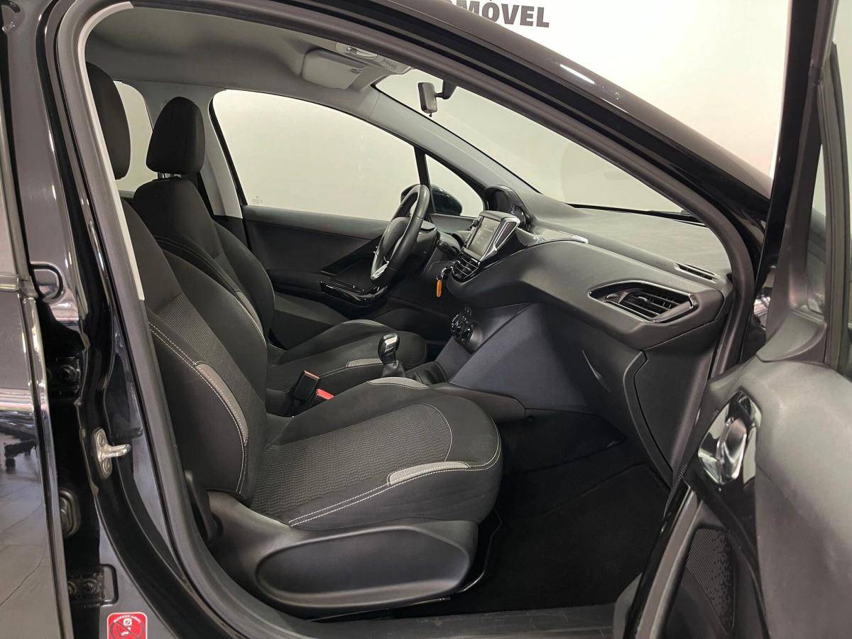 peugeot-208-2015-gasolina-1199cc
