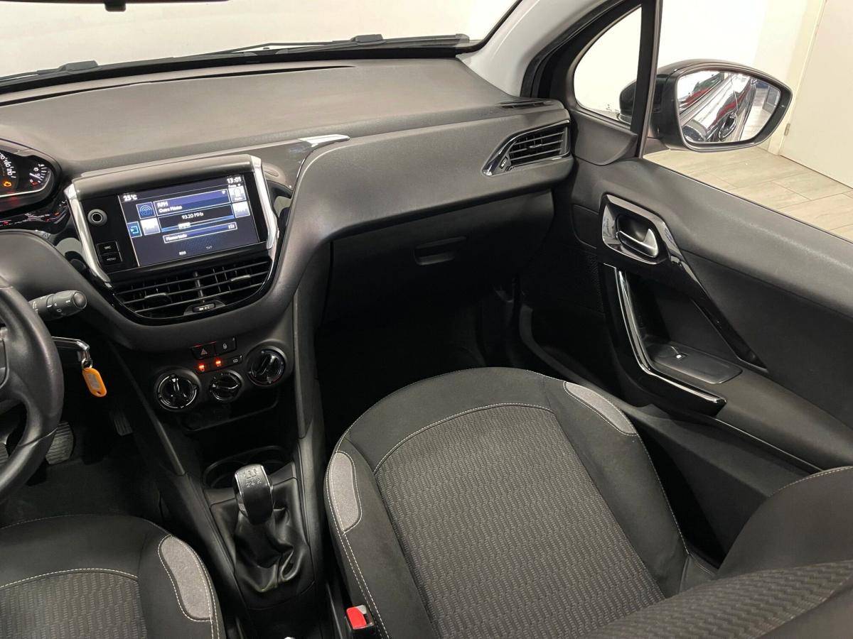 peugeot-208-2015-gasolina-1199cc