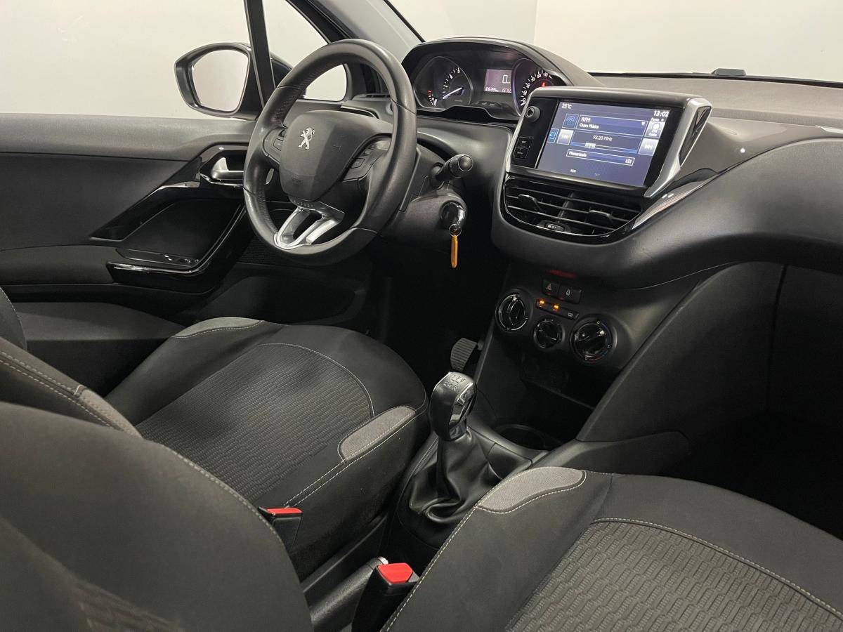 peugeot-208-2015-gasolina-1199cc