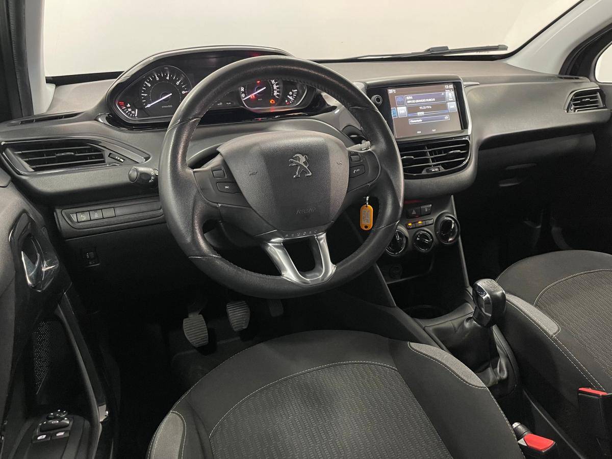 peugeot-208-2015-gasolina-1199cc