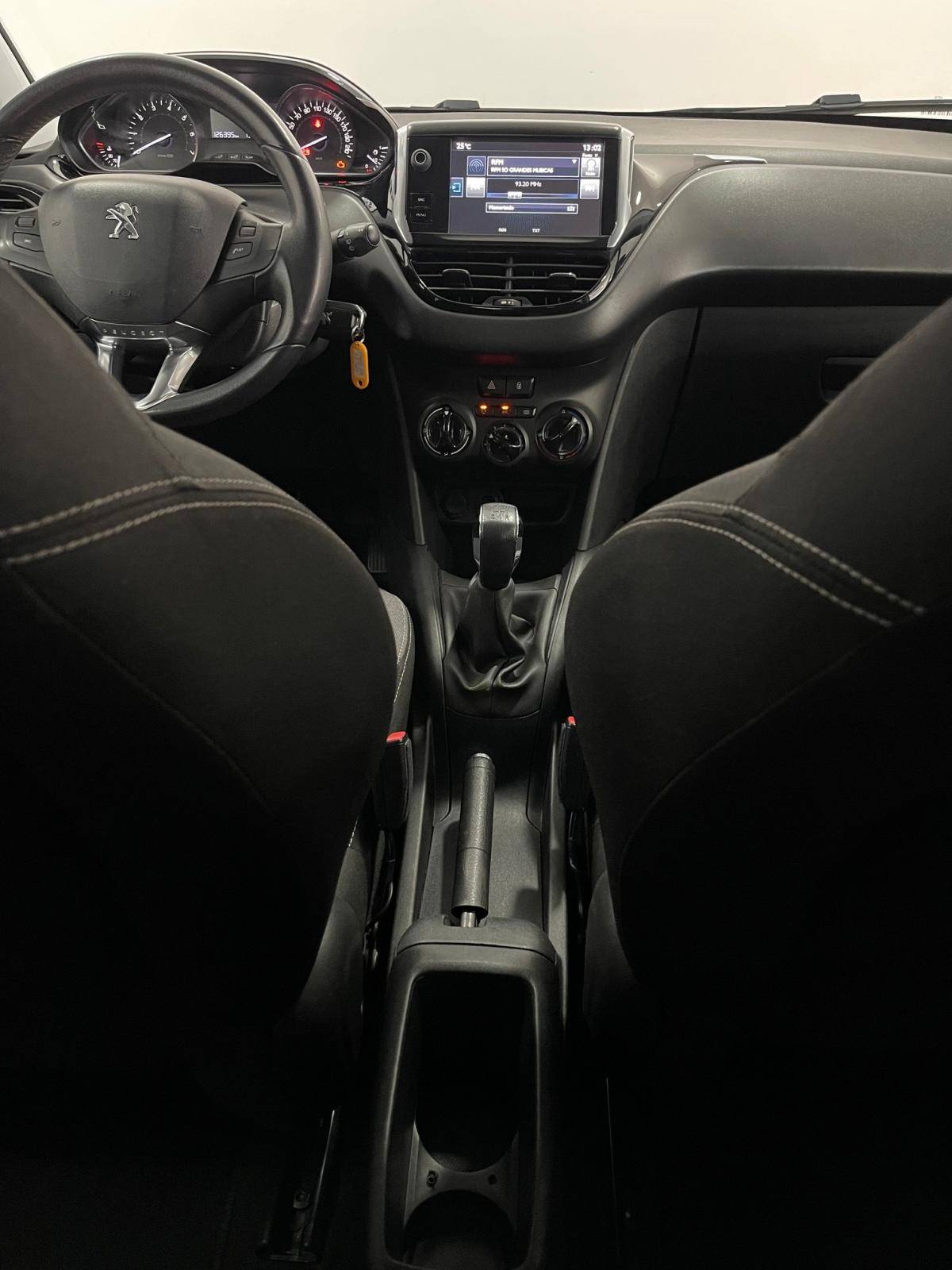 peugeot-208-2015-gasolina-1199cc