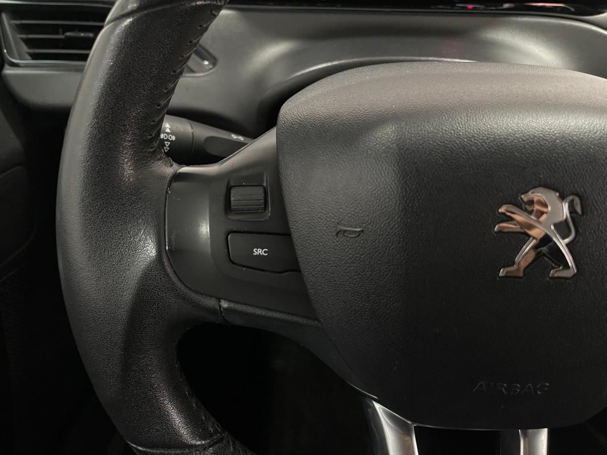 peugeot-208-2015-gasolina-1199cc