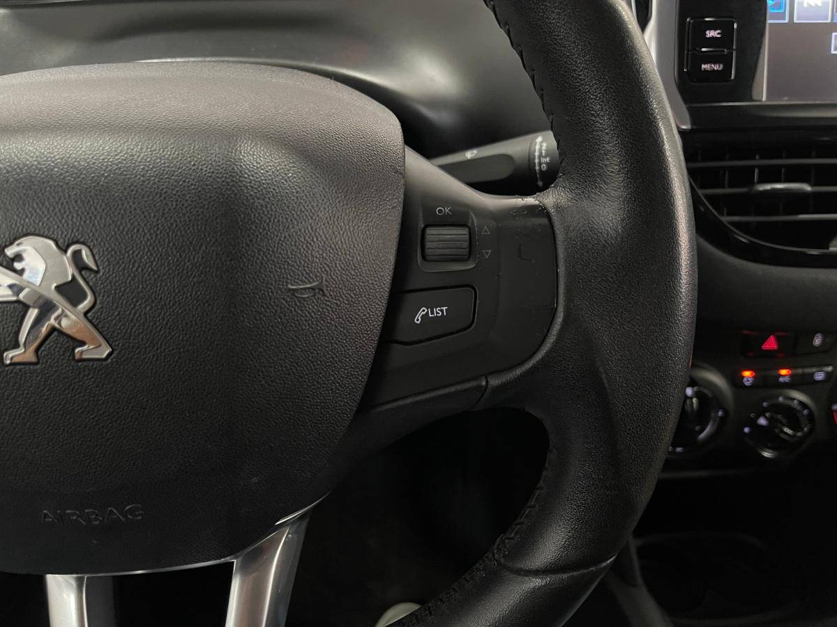 peugeot-208-2015-gasolina-1199cc