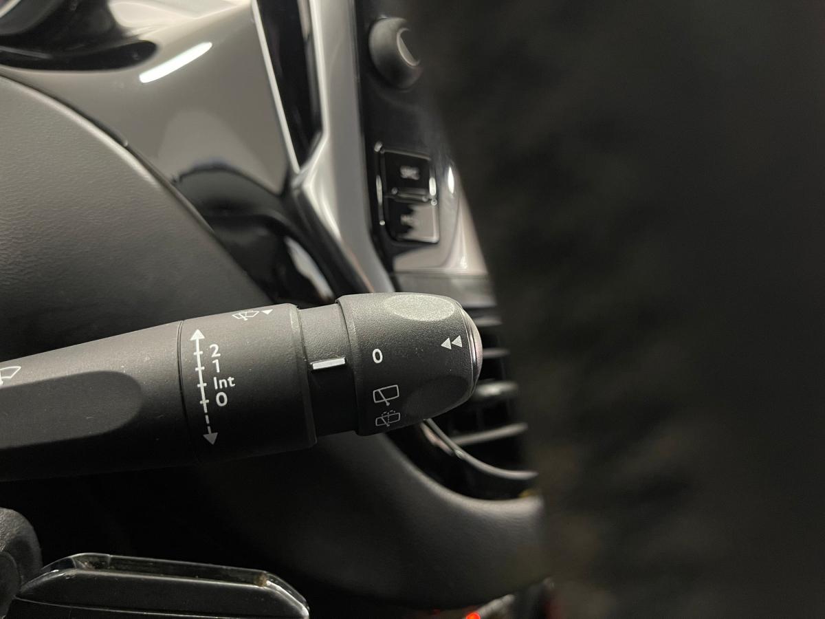 peugeot-208-2015-gasolina-1199cc