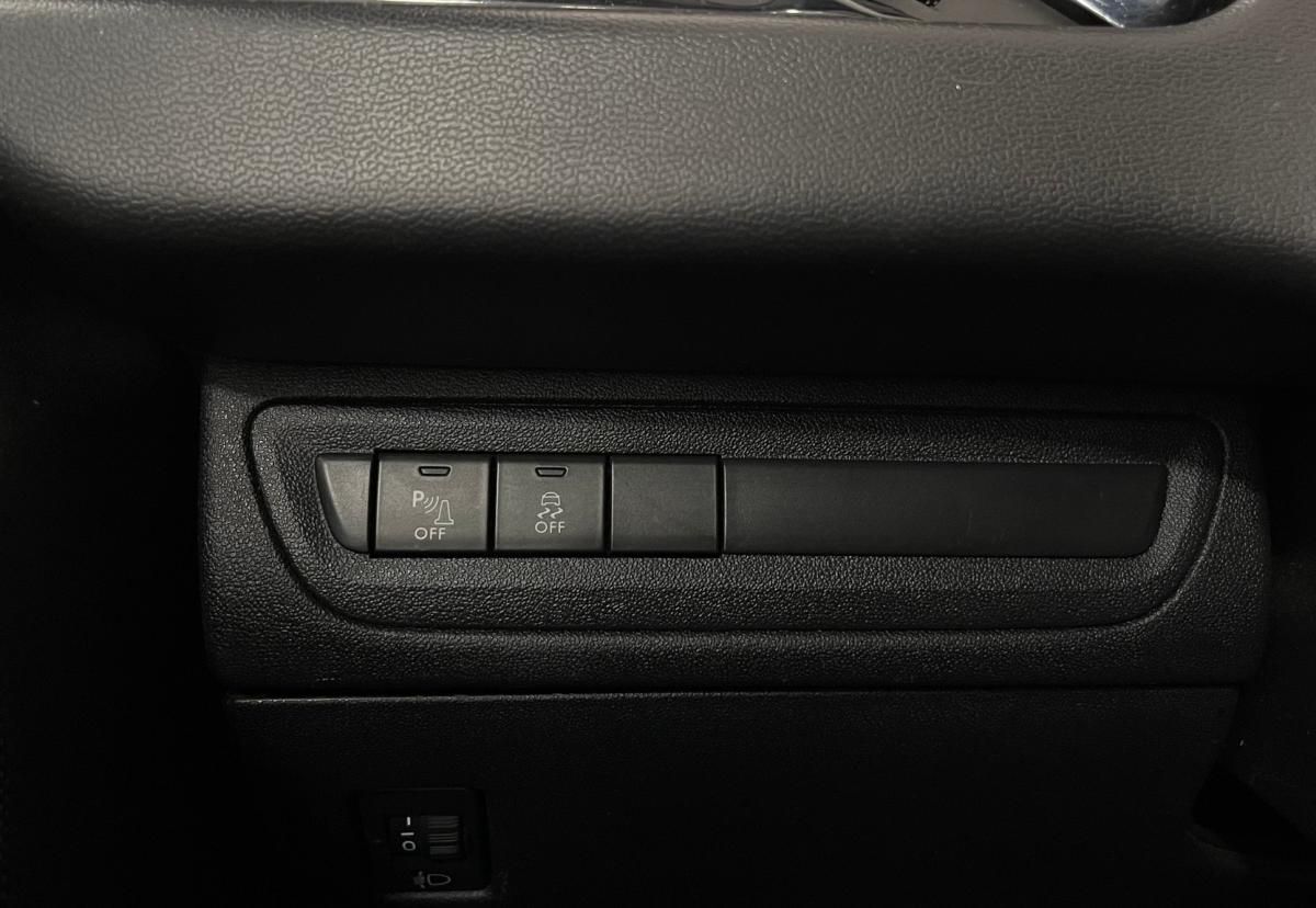 peugeot-208-2015-gasolina-1199cc