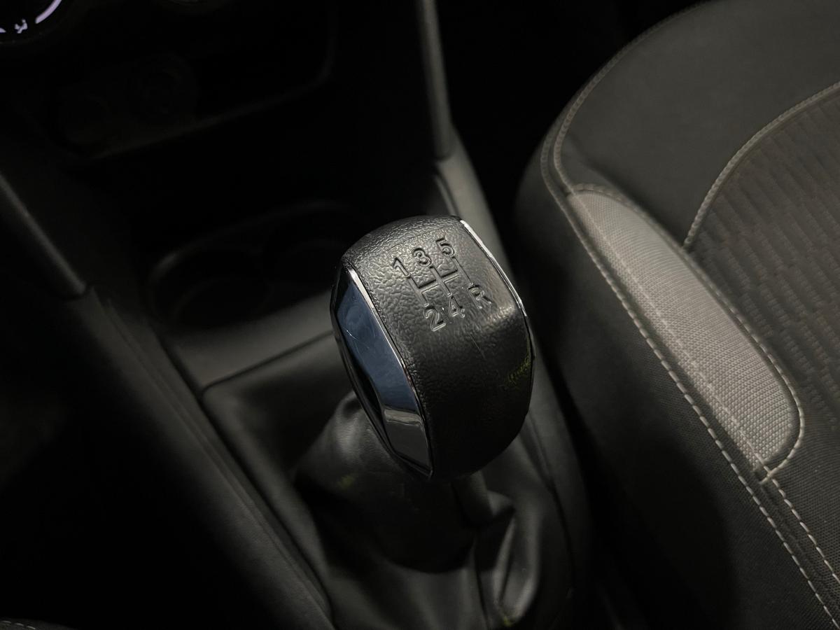 peugeot-208-2015-gasolina-1199cc