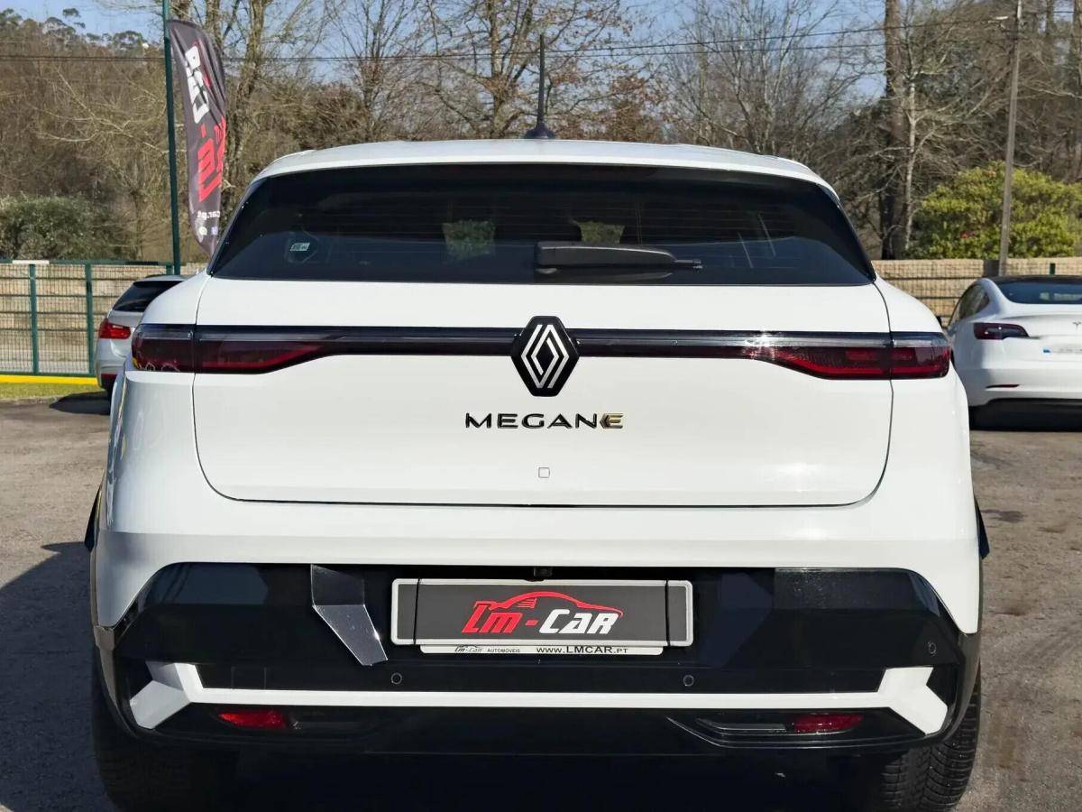 renault-megane-e-tech-2022-eletrico-0cc