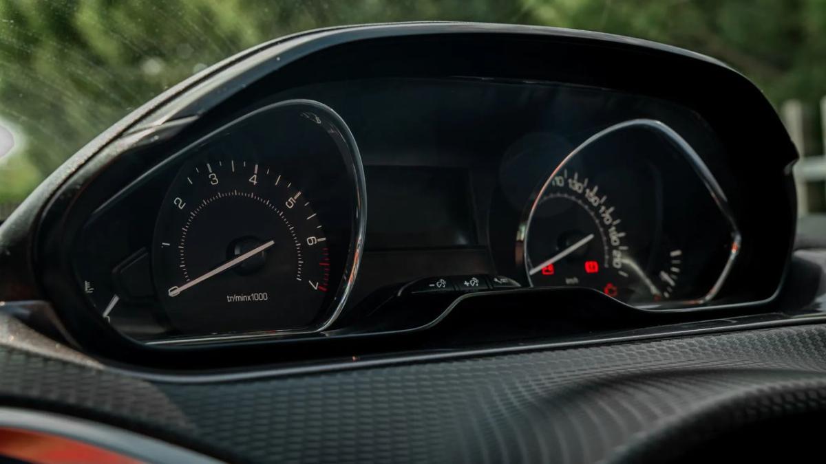 peugeot-2008-2015-gasolina-1199cc
