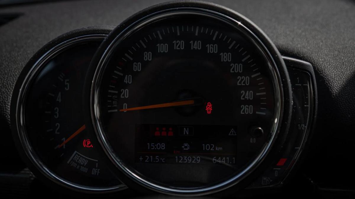 mini-clubman-2019-diesel-1496cc